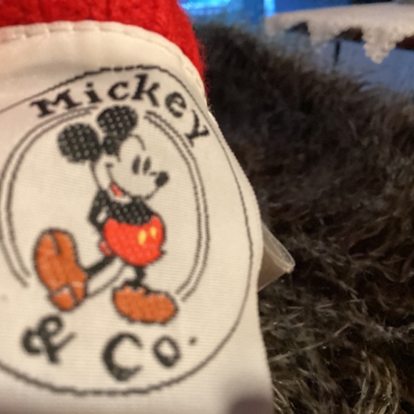 MICKEY MOUSE SWEATER LOOK 👀 AT THIS UNISEX ITEM. VINTAGE. DISNEY - Picture 10 of 11